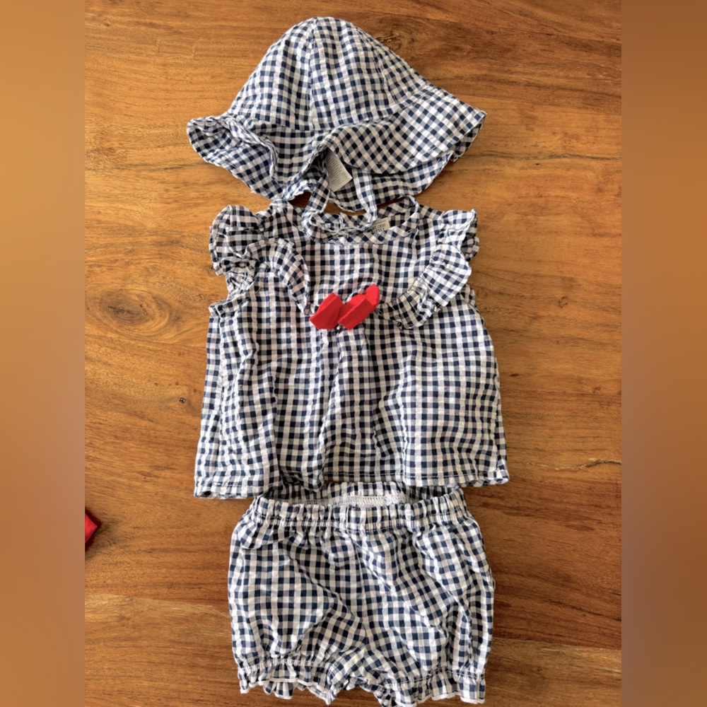 Carter’s Just One You set. 3 month